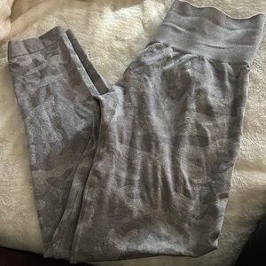NVGTN Grey Camo Seamless Leggings